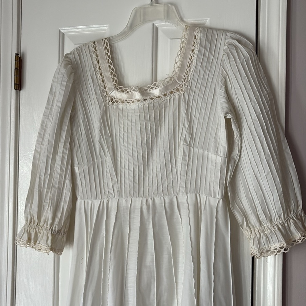 1970s white cotton maxi dress - Picture 3 of 8